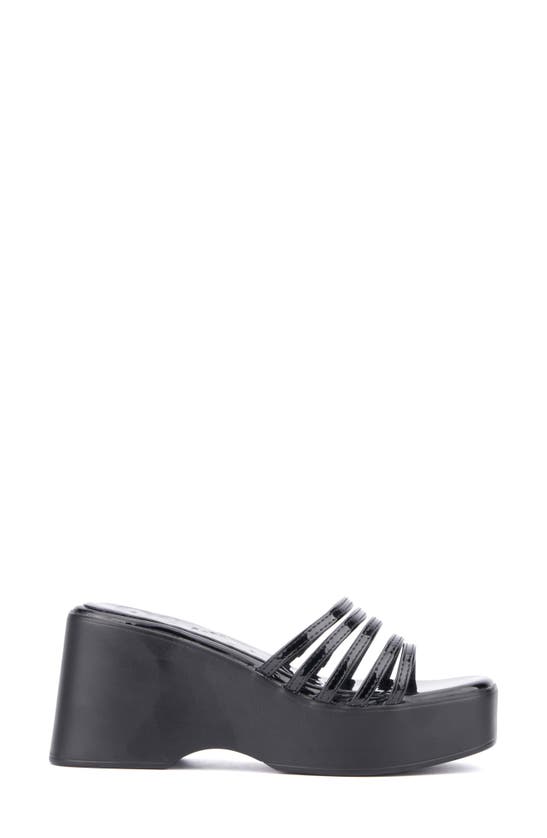 Olivia Miller Dreamer Slide Sandal In Black