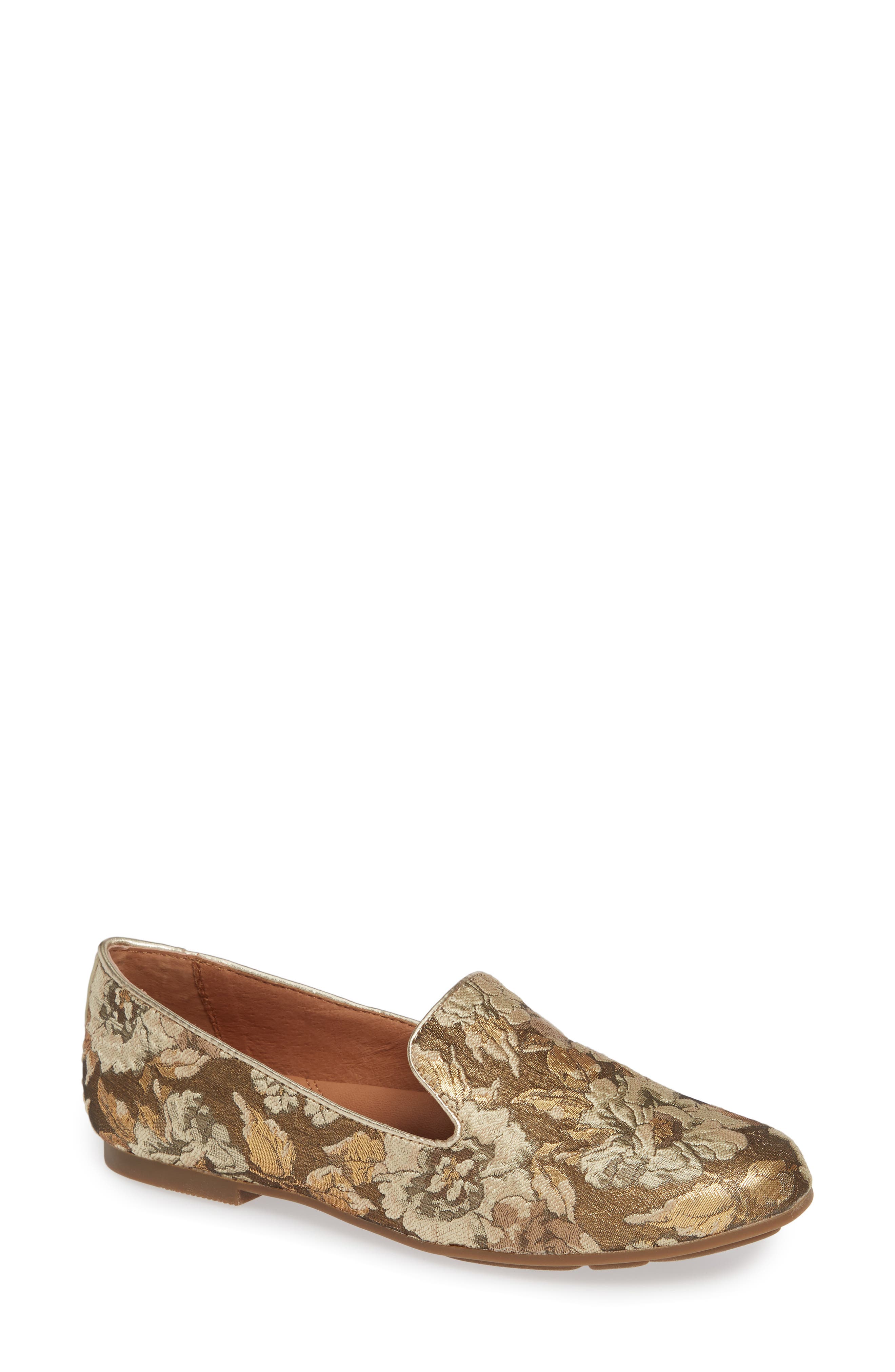 Gentle Souls By Kenneth Cole Eugene Flat, Metallic