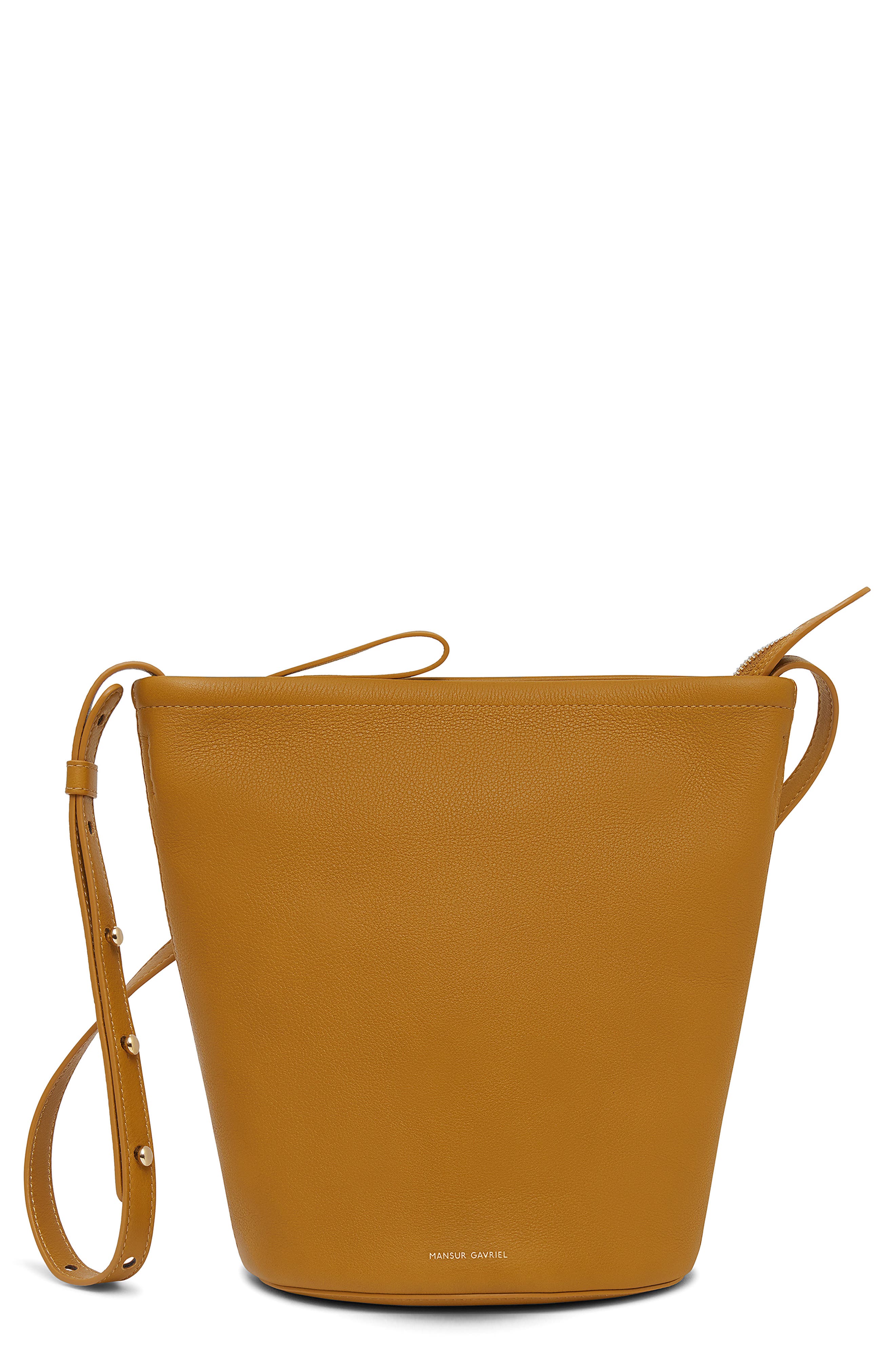 bucket bag with zip