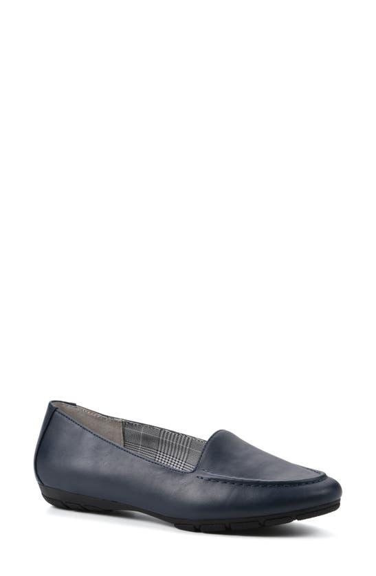 Cliffs By White Mountain Gracefully Loafer In Navy/ Smooth