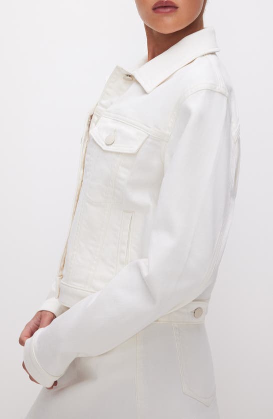 Shop Good American Committed To Fit Denim Jacket In Cloud White001