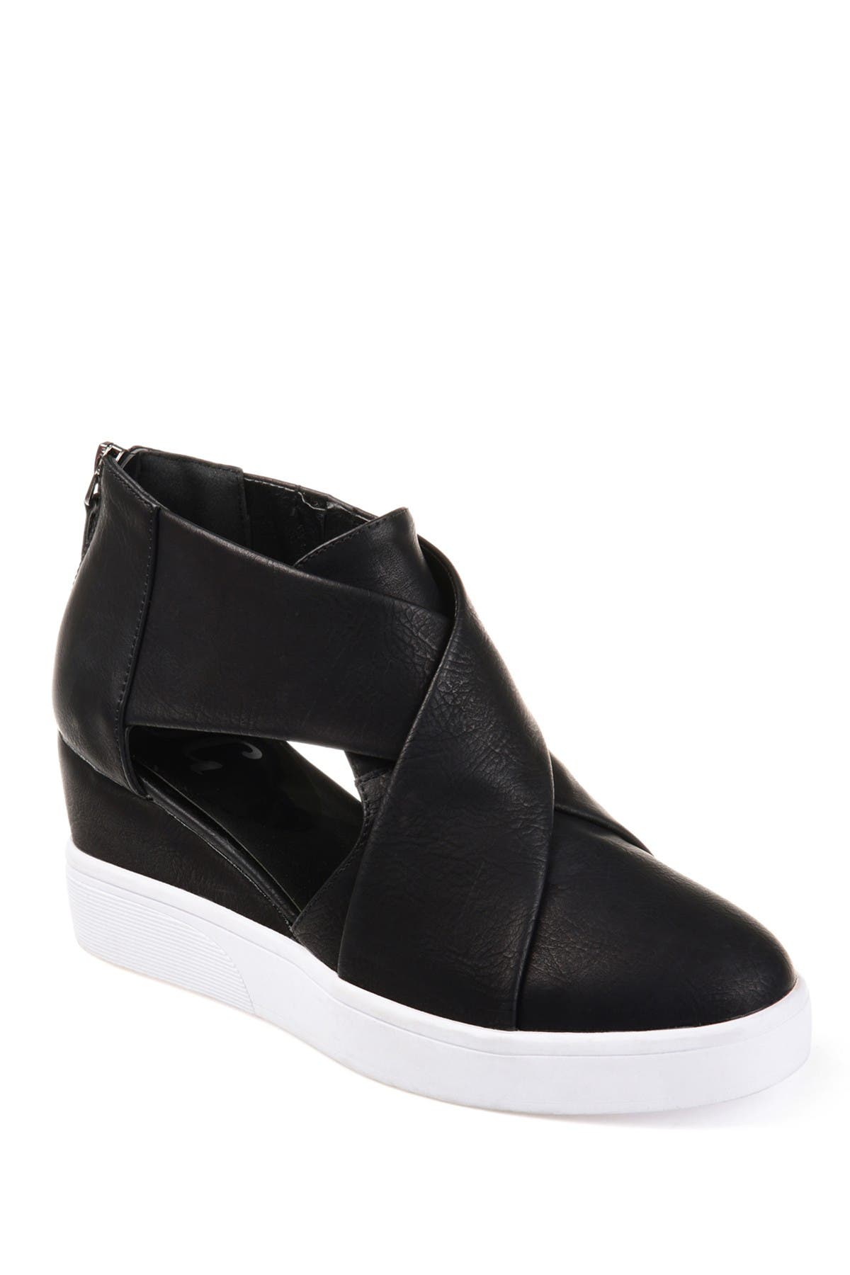 journee collection radia wedge pump