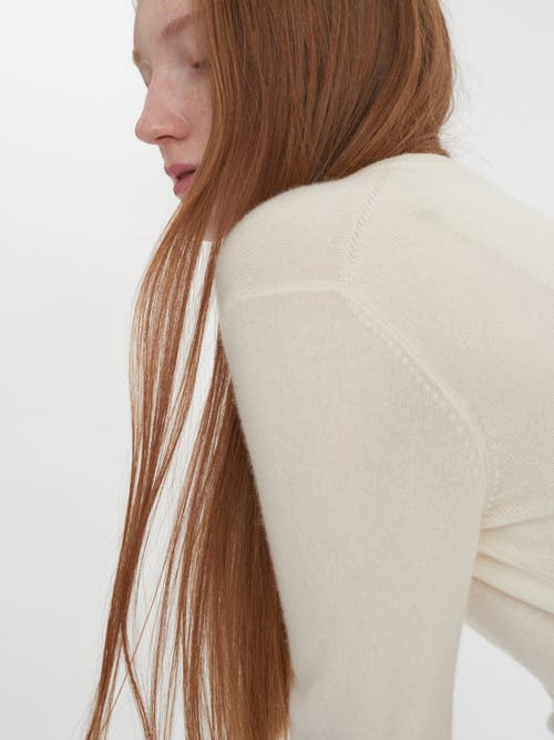 Gobi Cashmere V-neck Sweater In Marshmallow