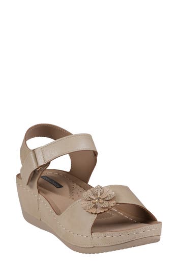 Good Choice New York Maxwell Ankle Strap Platform Wedge Sandal In Gold