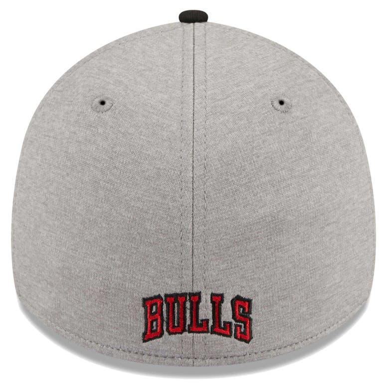 NEW ERA NEW ERA GRAY/BLACK CHICAGO BULLS STRIPED 39THIRTY FLEX HAT