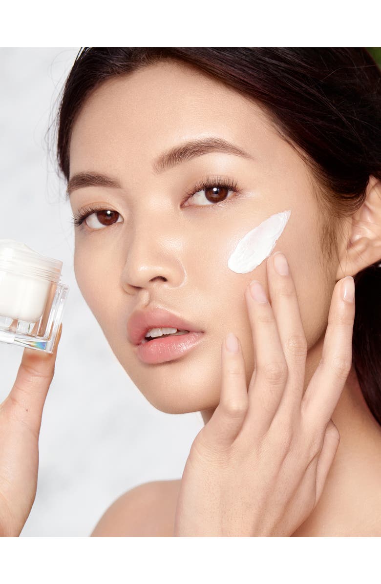 Charlotte Tilbury Magic Cream Face Moisturizer with Hyaluronic Acid