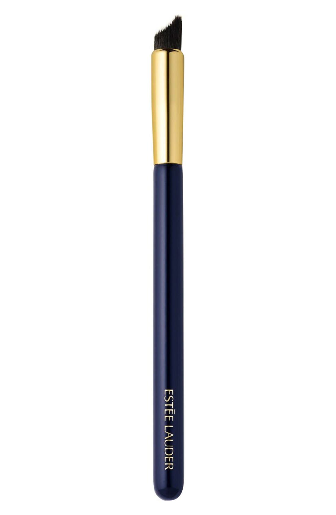 The Best Contour Brush For The Nose