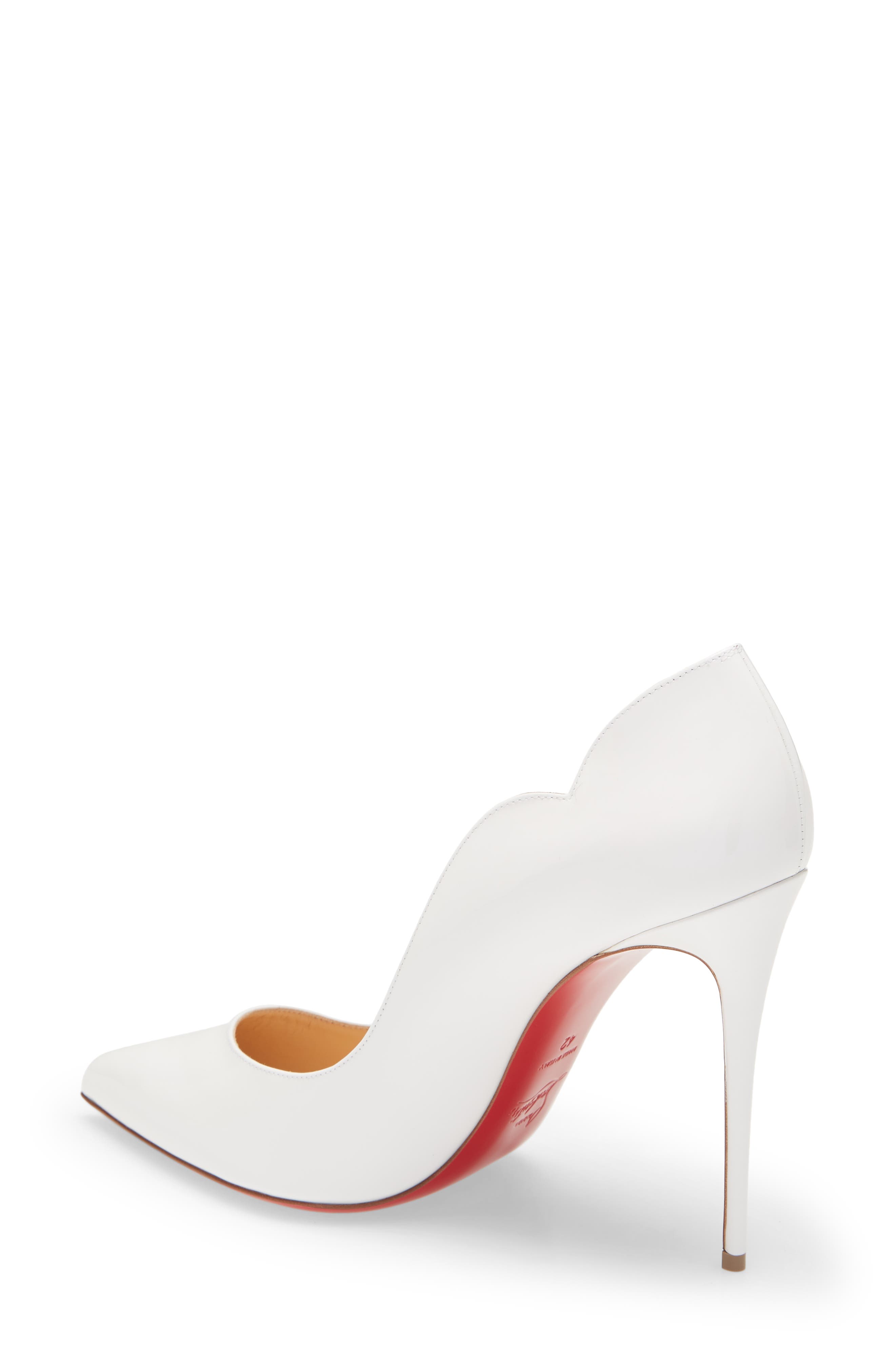 hot chick scallop pump