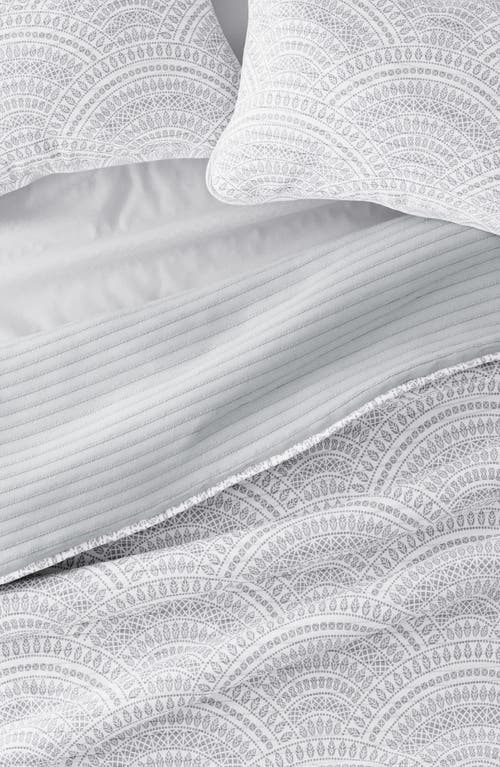 Homespun 3-piece Reversible Scallop Print Quilt Set In Light Gray