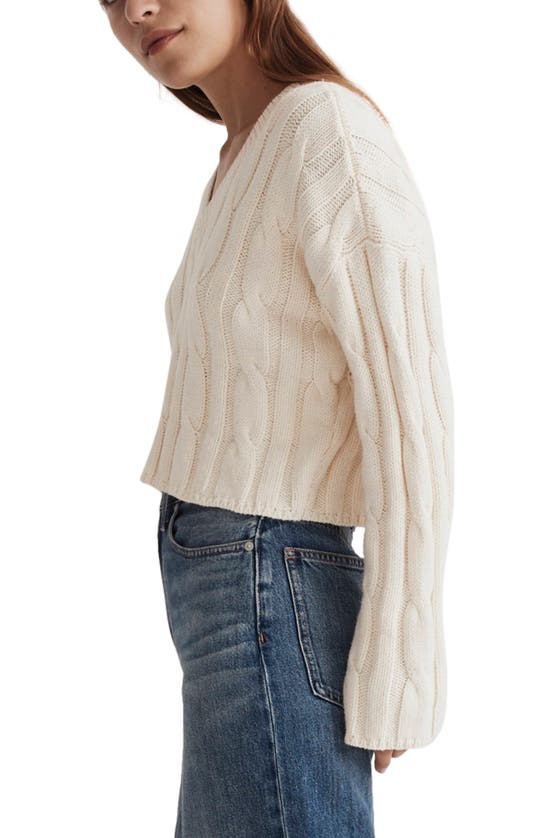Madewell Cable Knit V-neck Crop Sweater In Antique Cream