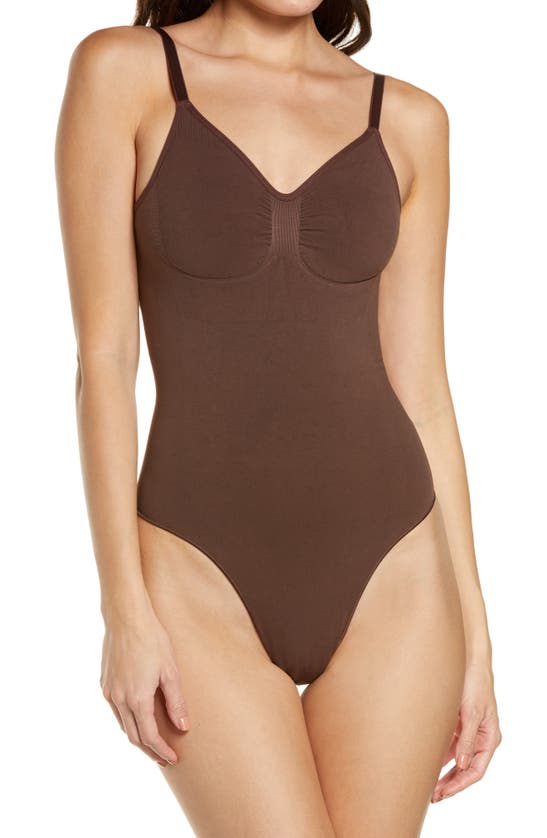 Skims Seamless Sculpt Low Back Thong Bodysuit In Cocoa
