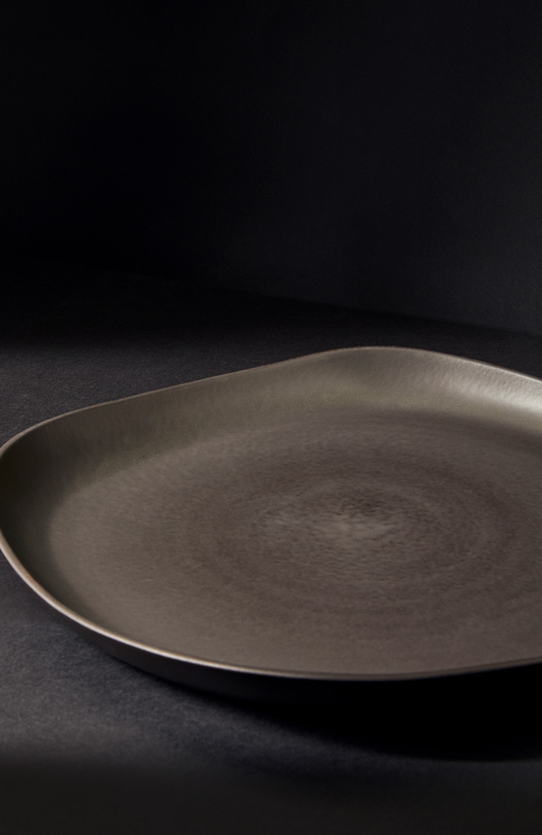 Gharyan Stoneware Stoneware Round Serving Platter In Black