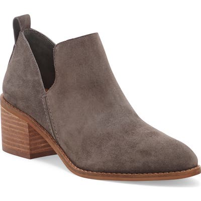 1.state Idania Bootie