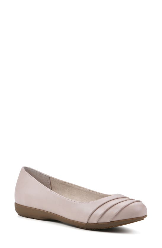 White Mountain Footwear Clara Ballet Flat In Light Pink/ Burnished/ Smooth