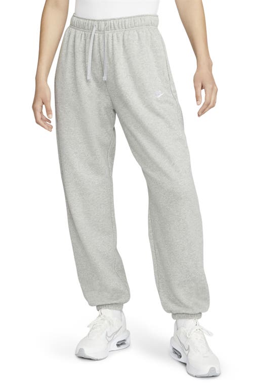 Nike Sportswear Club Fleece Sweatpants In Dark Grey Heather/white