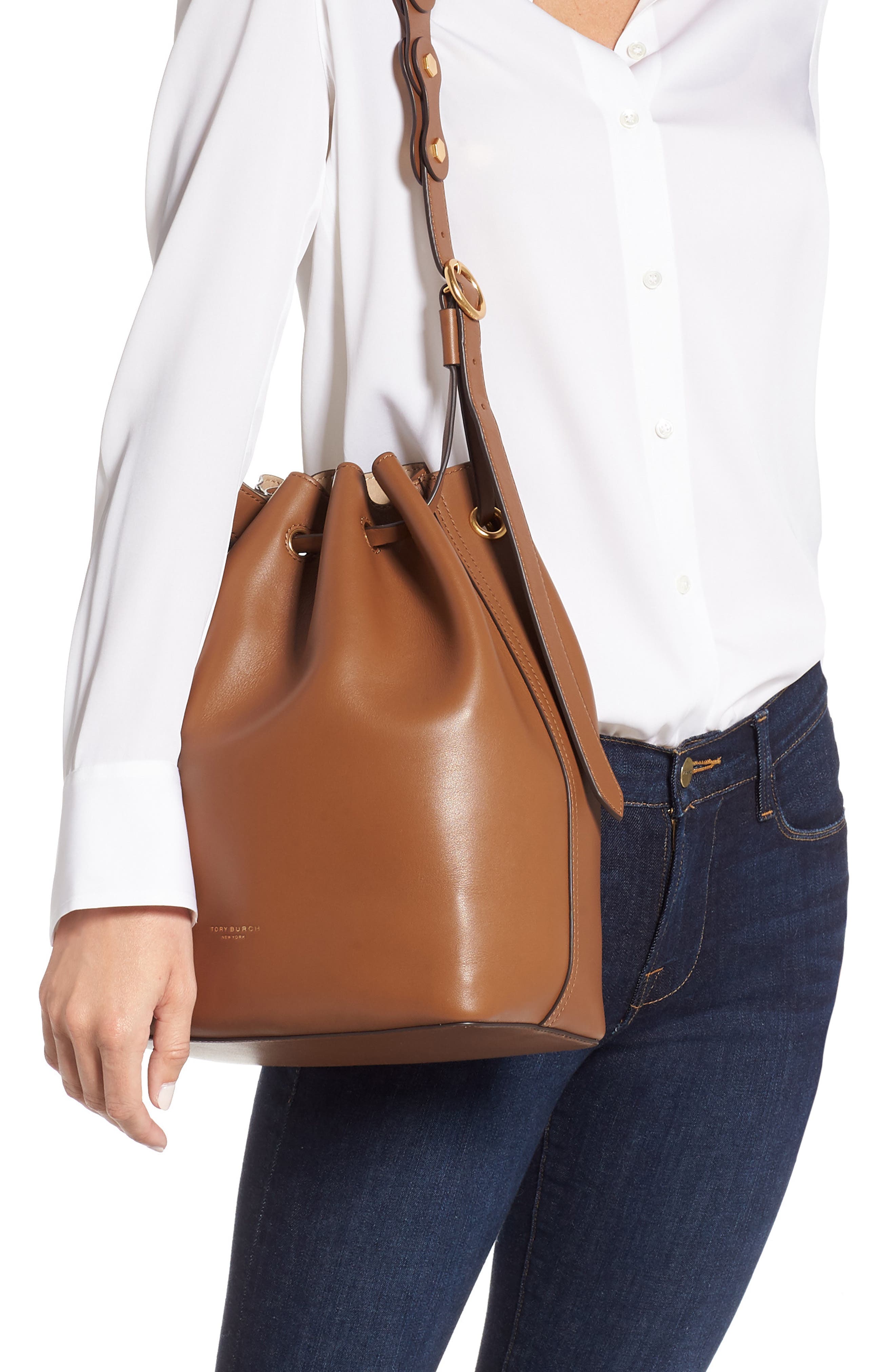 caroline tote tory burch