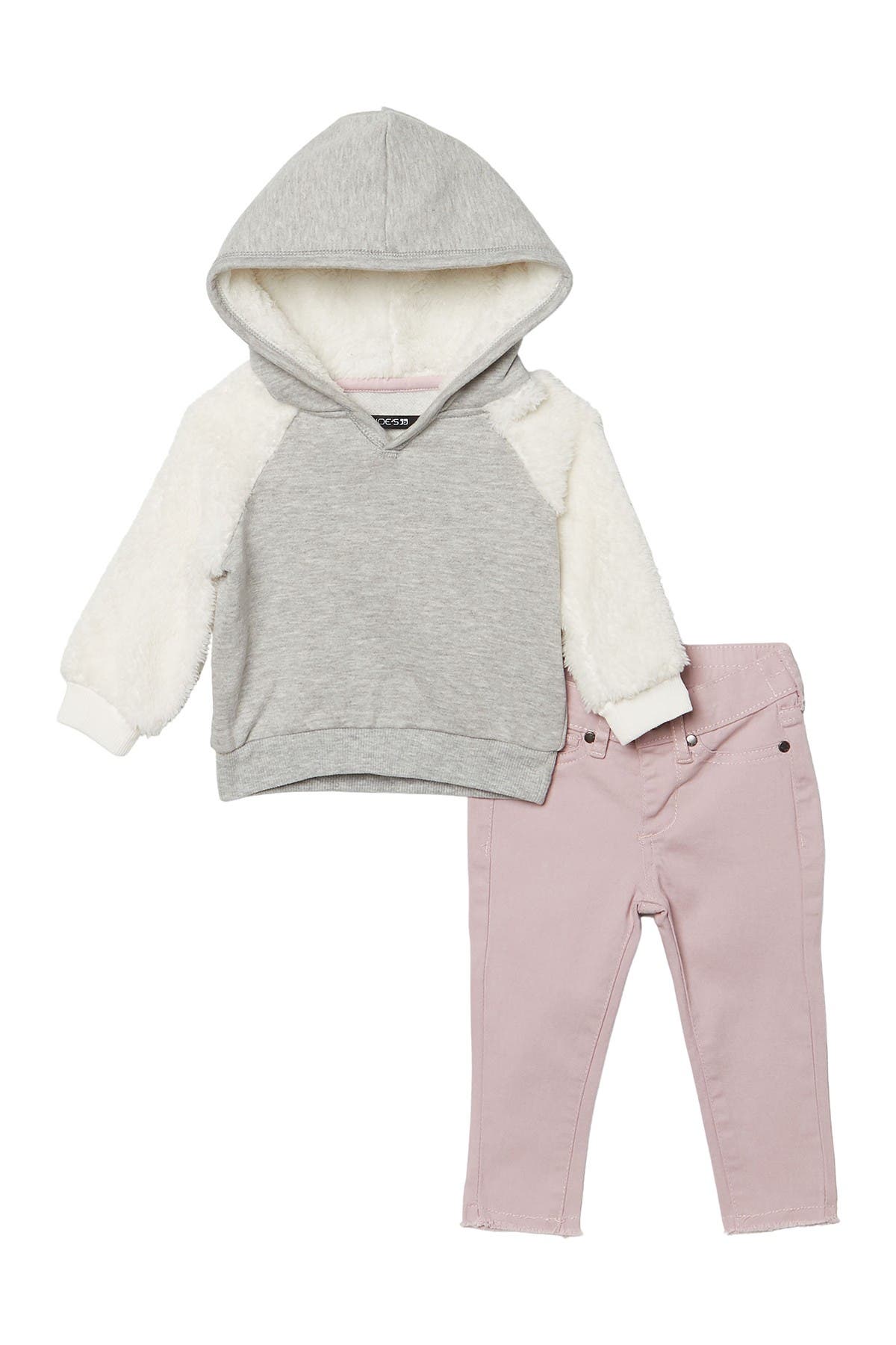 hoodie with skinny jeans