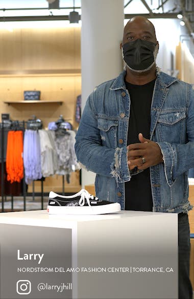 vans store del amo