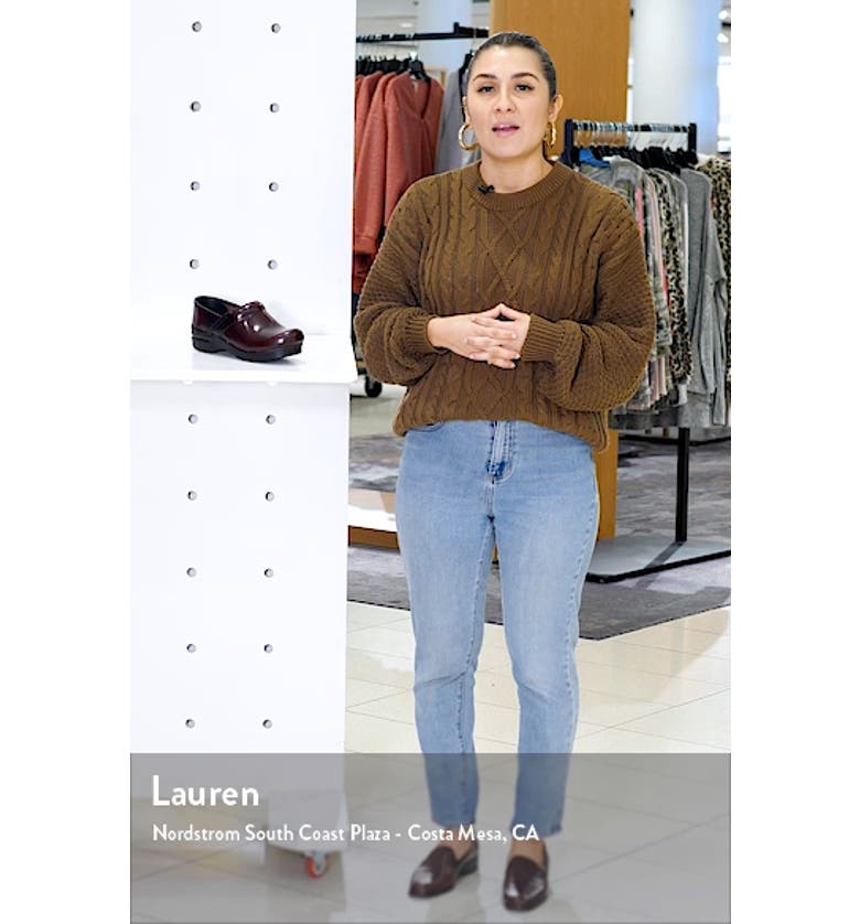 dansko clogs with skinny jeans