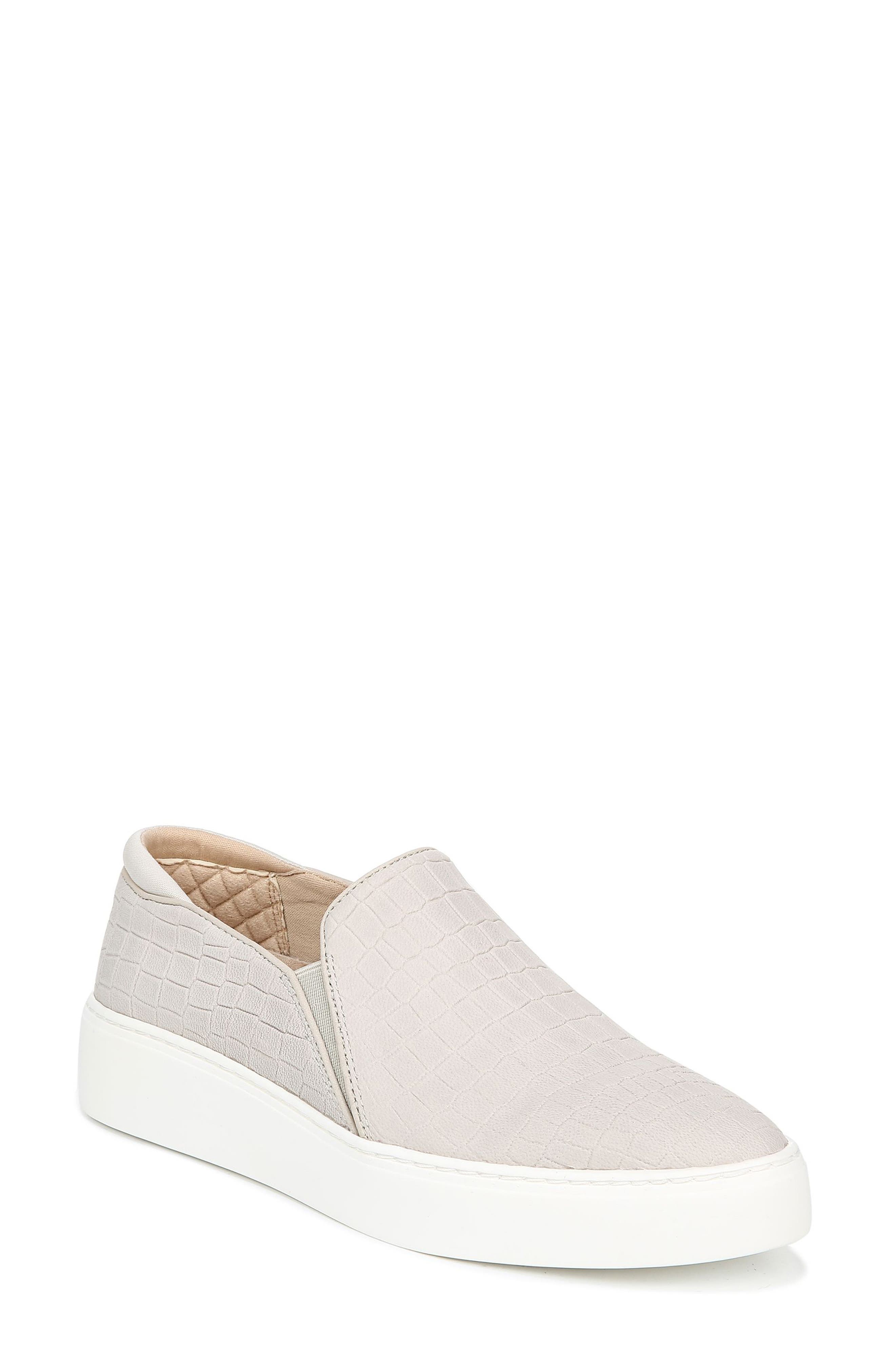 dr scholls pointed toe sneakers