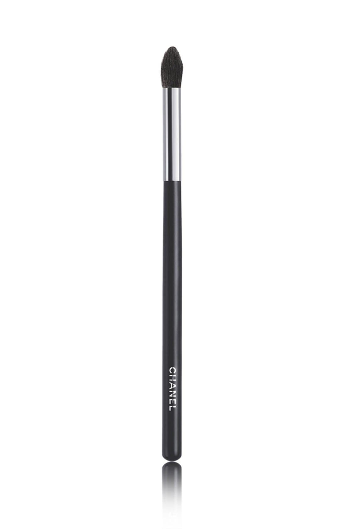 CHANEL PINCEAU OMBREUR Contour Eyeshadow Brush 20 Nordstrom