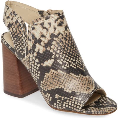 Treasure & Bond Hayley Block Heel Sandal- Beige