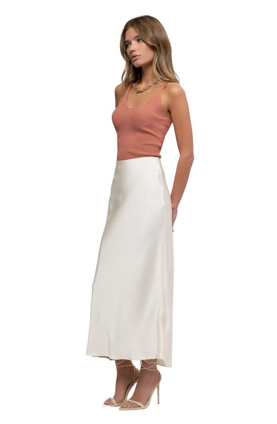 BLU PEPPER BLU PEPPER V-NECK RIBBED CROP TANK