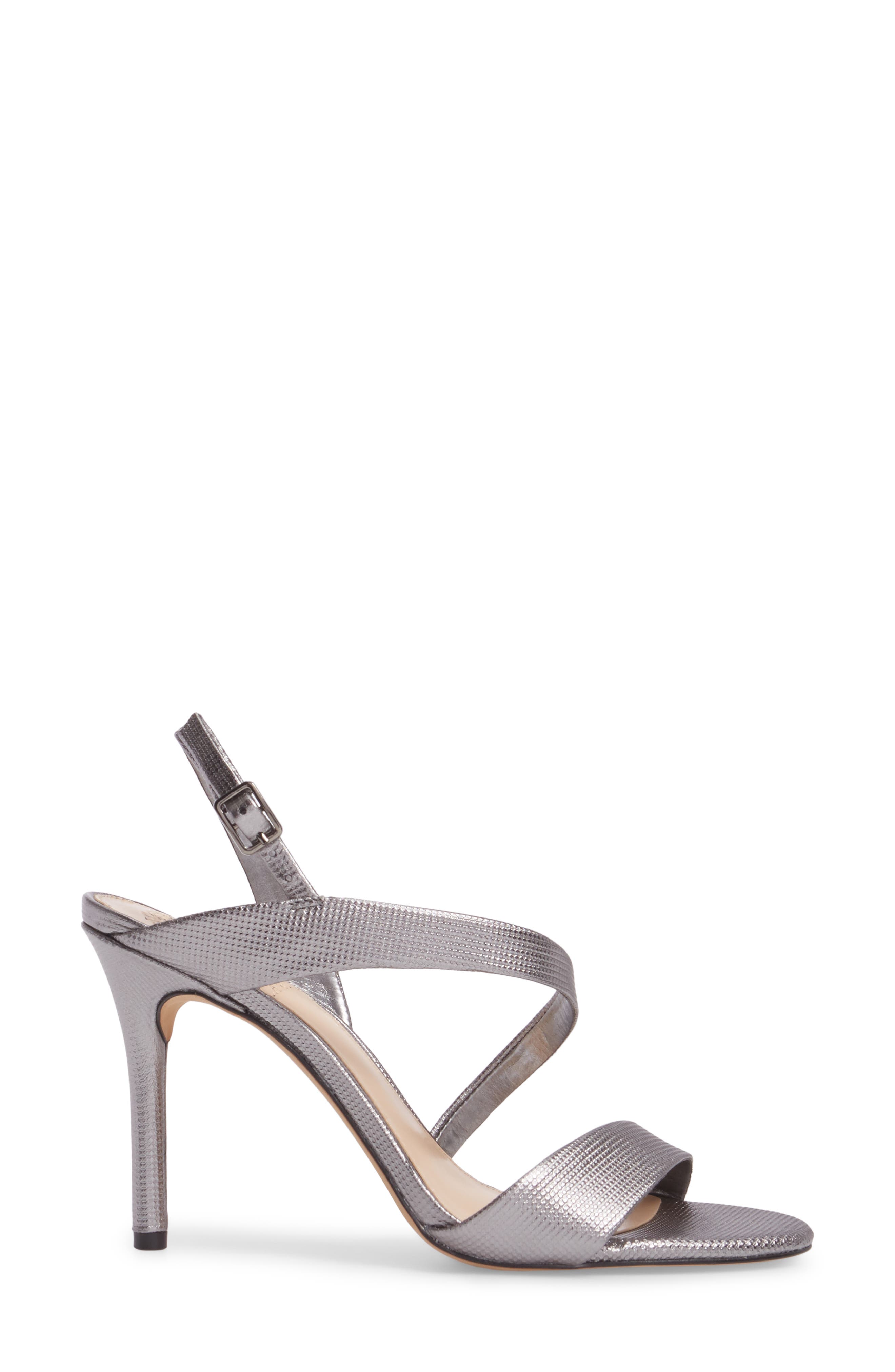 vince camuto costina