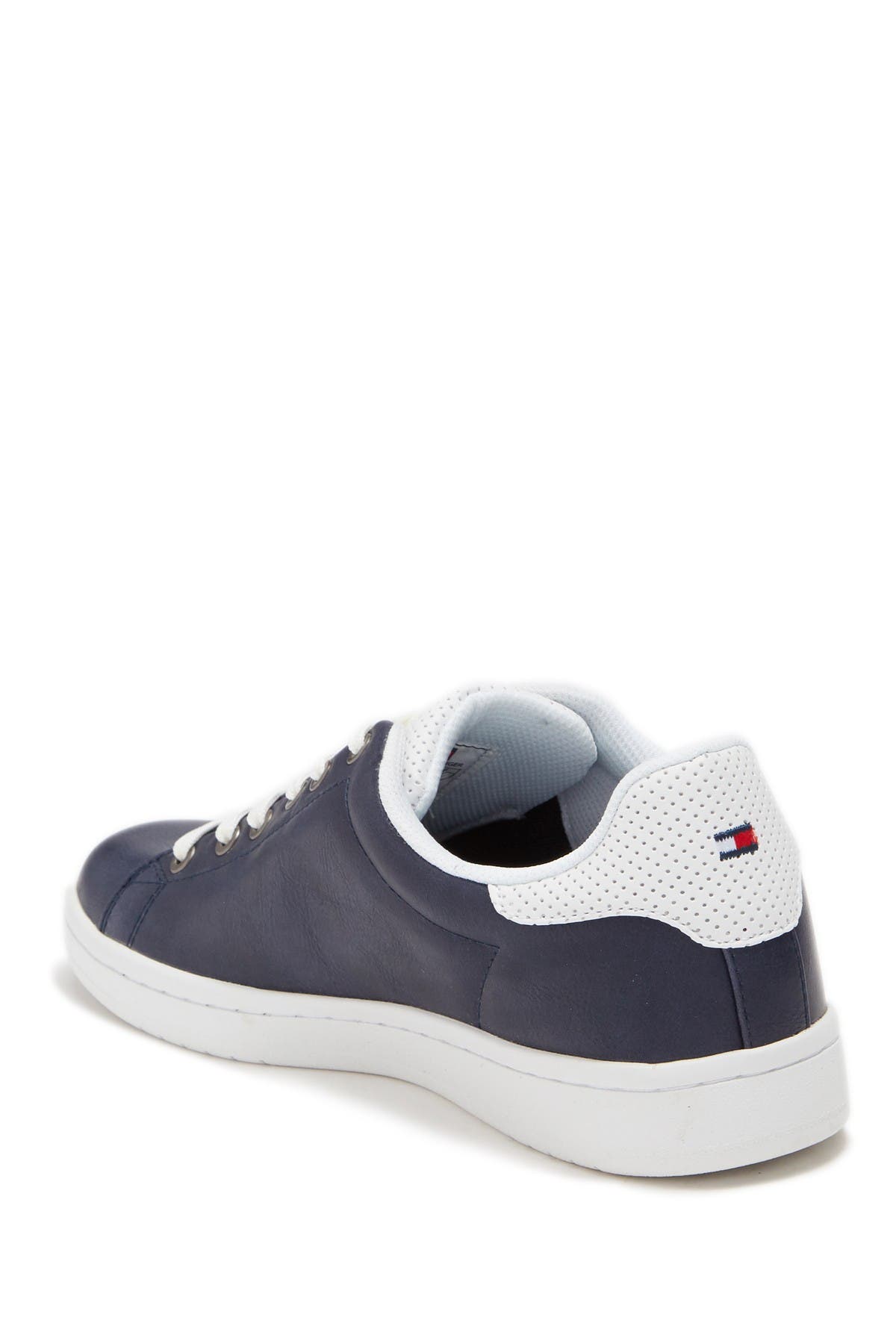 tommy hilfiger loyal sneaker