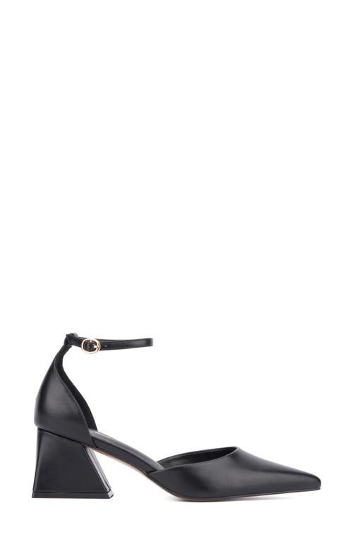 Torgeis Pointed Toe Pump In Black
