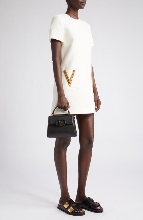 Valentino Garavani Vsling Leather Top Handle Bag In R82 Nero/rubin