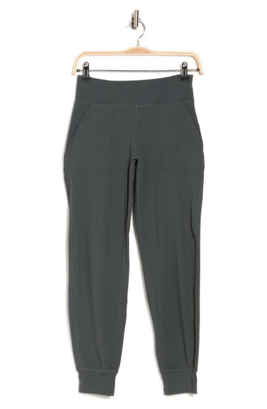 Z By Zella Steady 7/8 Pocket Joggers In Green Urban