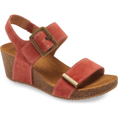 Comfortiva Emberly Wedge Sandal W - Coral