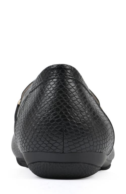 Cliffs By White Mountain Genius Chain Bit Embossed Loafer In Black Snake Print