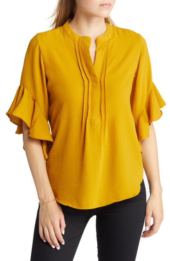 VINCE CAMUTO RUFFLE SLEEVE SPLIT NECK BLOUSE