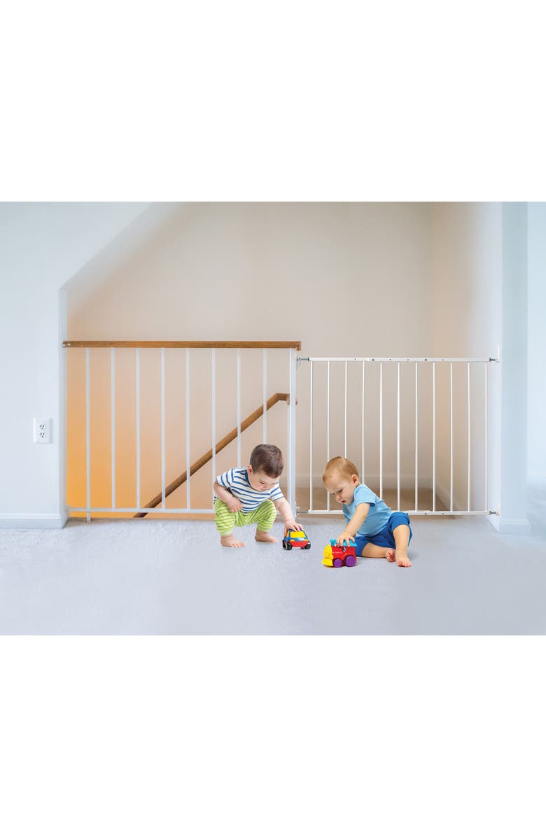 BuggyGear KidCo Safeway® Quick Install Top of Stairs Baby Safety Gate