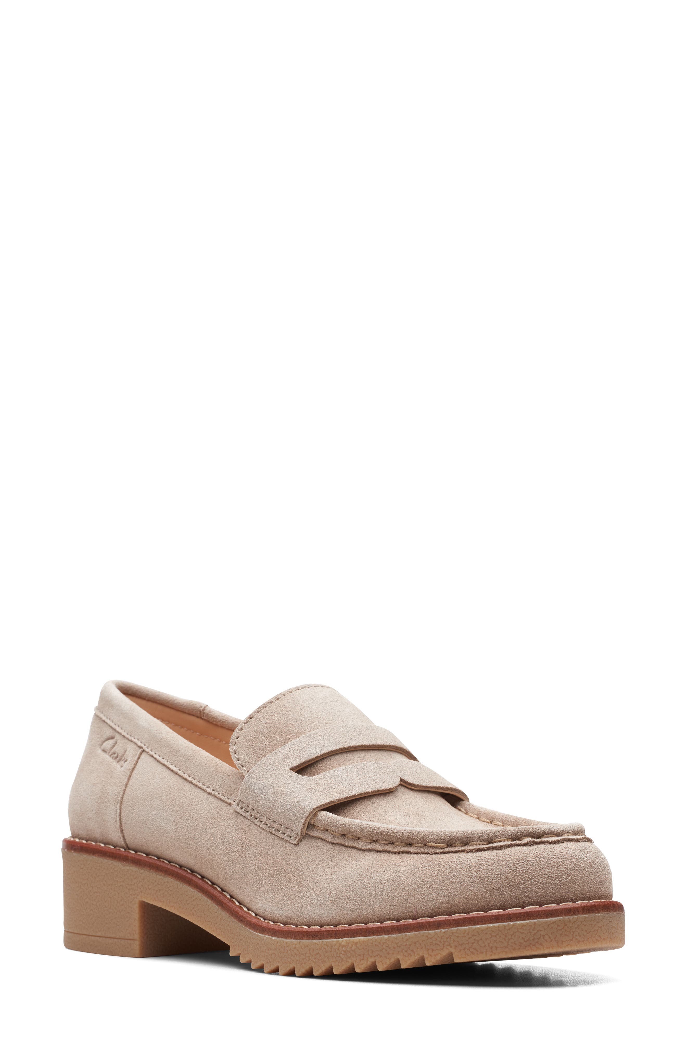 clarks tan pumps