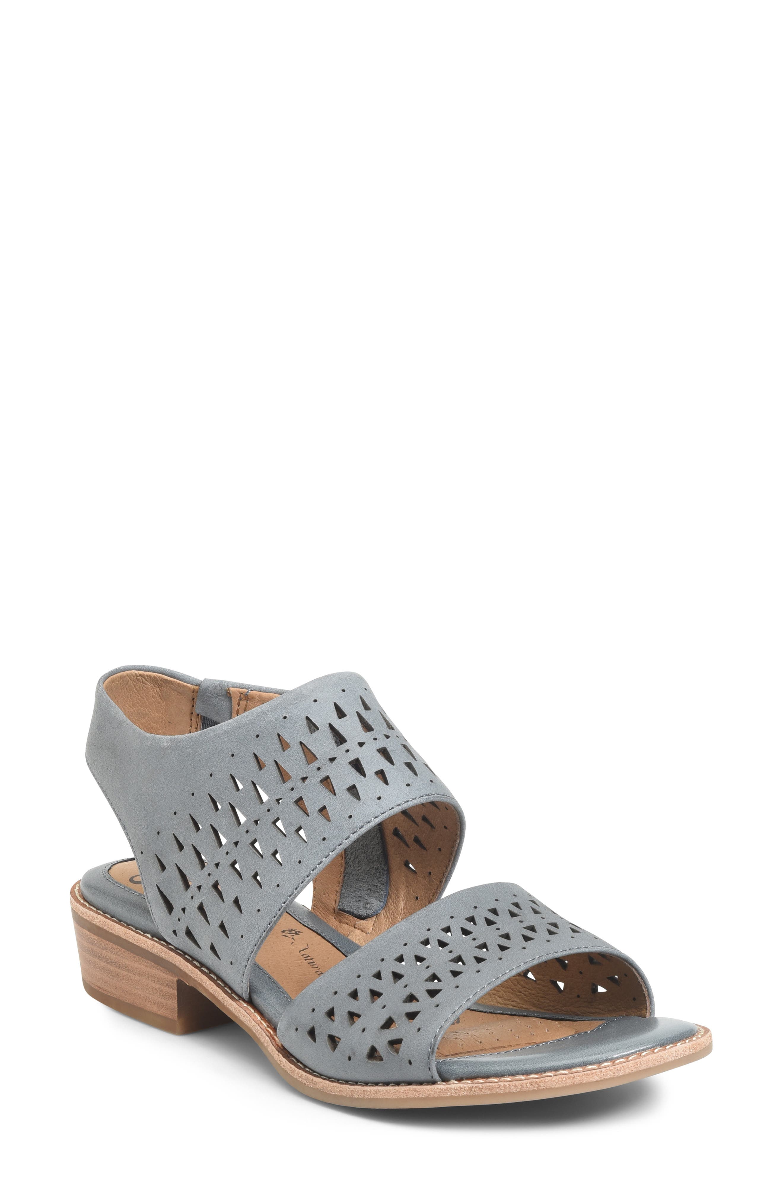 nordstrom rack sofft shoes