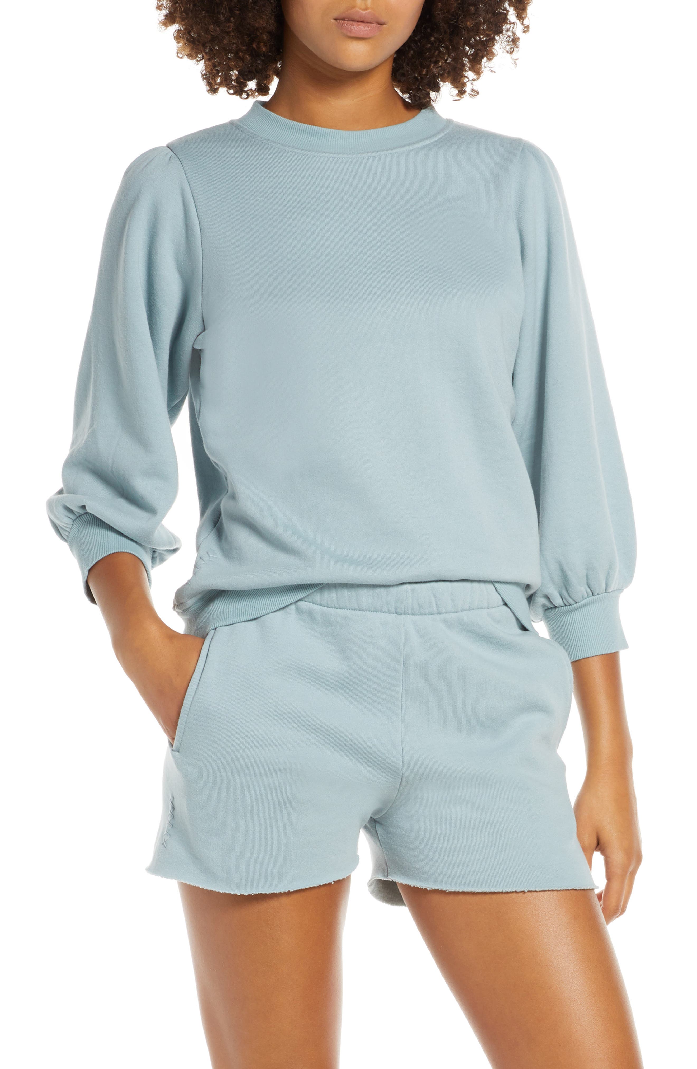 sweatshirt with puffy sleeves
