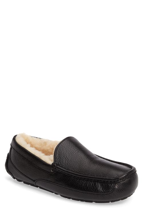 UGG(R) Ascot Leather Slipper in Black Leather