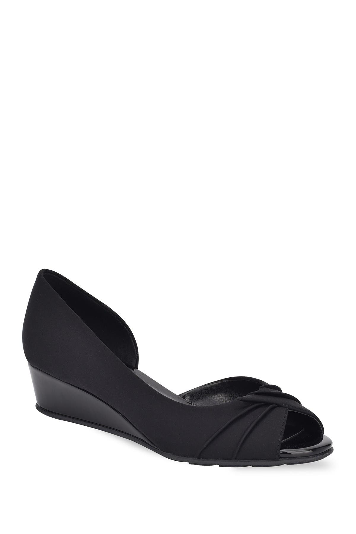 bandolino peep toe wedge