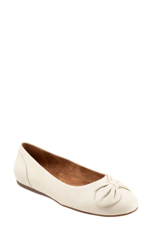 SoftWalk Sofia Bow Ballet Flat in Ivory