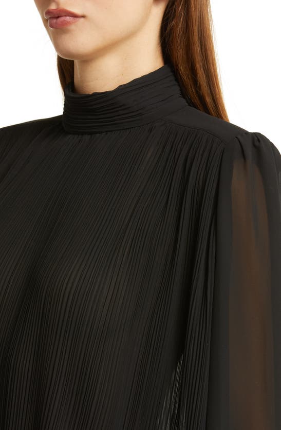 Frame Pleated Strong-shoulder Blouse In Black