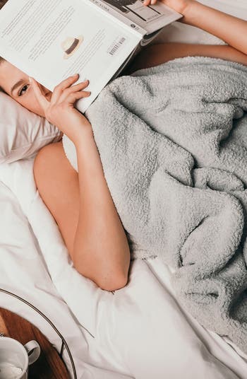 How to Use a Weighted Blanket for Restless Legs Syndrome – Sunday Citizen