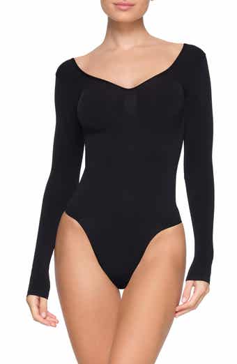 This is your sign to get the contour body suits from @SKIMS #skims