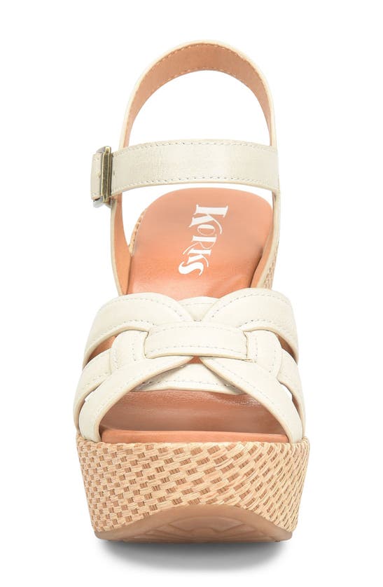 Korks Dee Wedge Platform In Off White