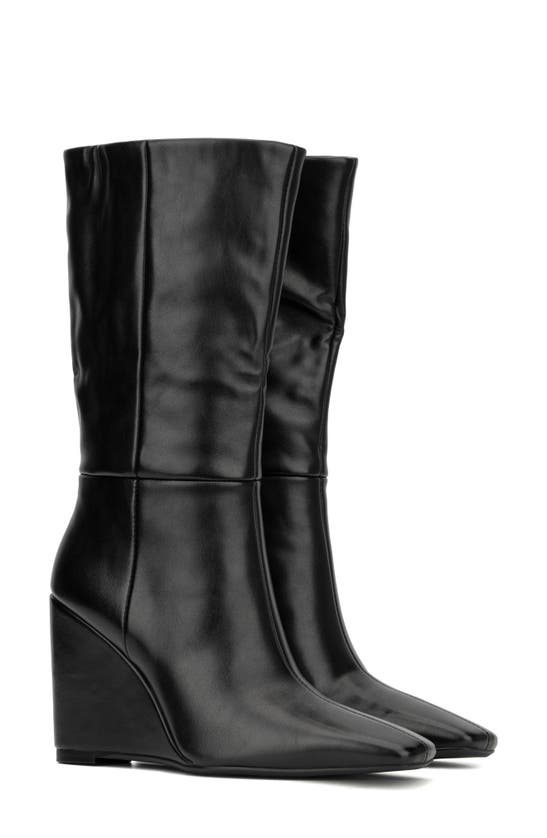 Torgeis Milan Wedge Heel Boot In Black