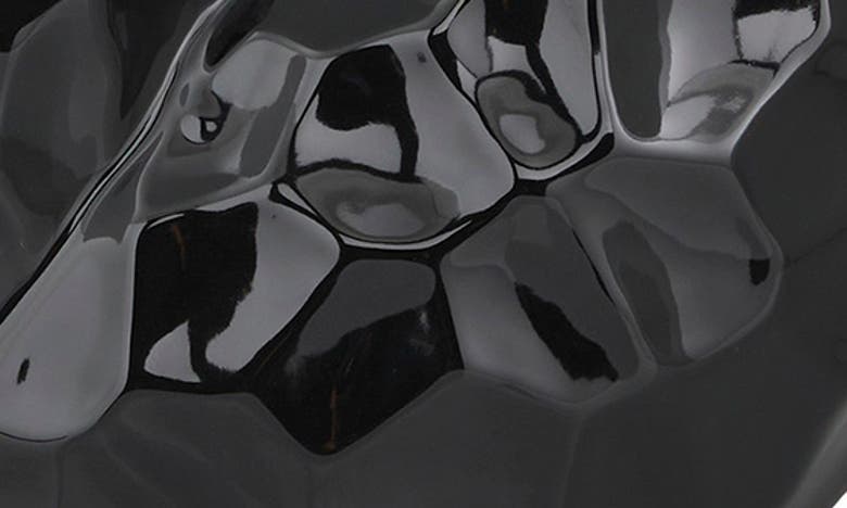 VIVIAN LUNE HOME VIVIAN LUNE HOME BLACK PORCELAIN HEART SCULPTURE