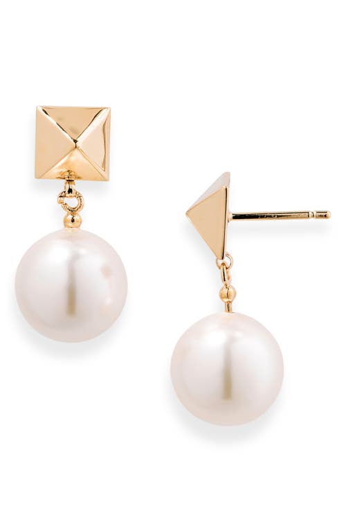 Valentino Garavani Rockstud Imitation Pearl Drop Earrings In 0o3 Oro 18/cream