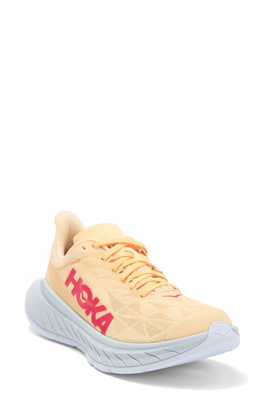 hoka carbon x 2 running shoes